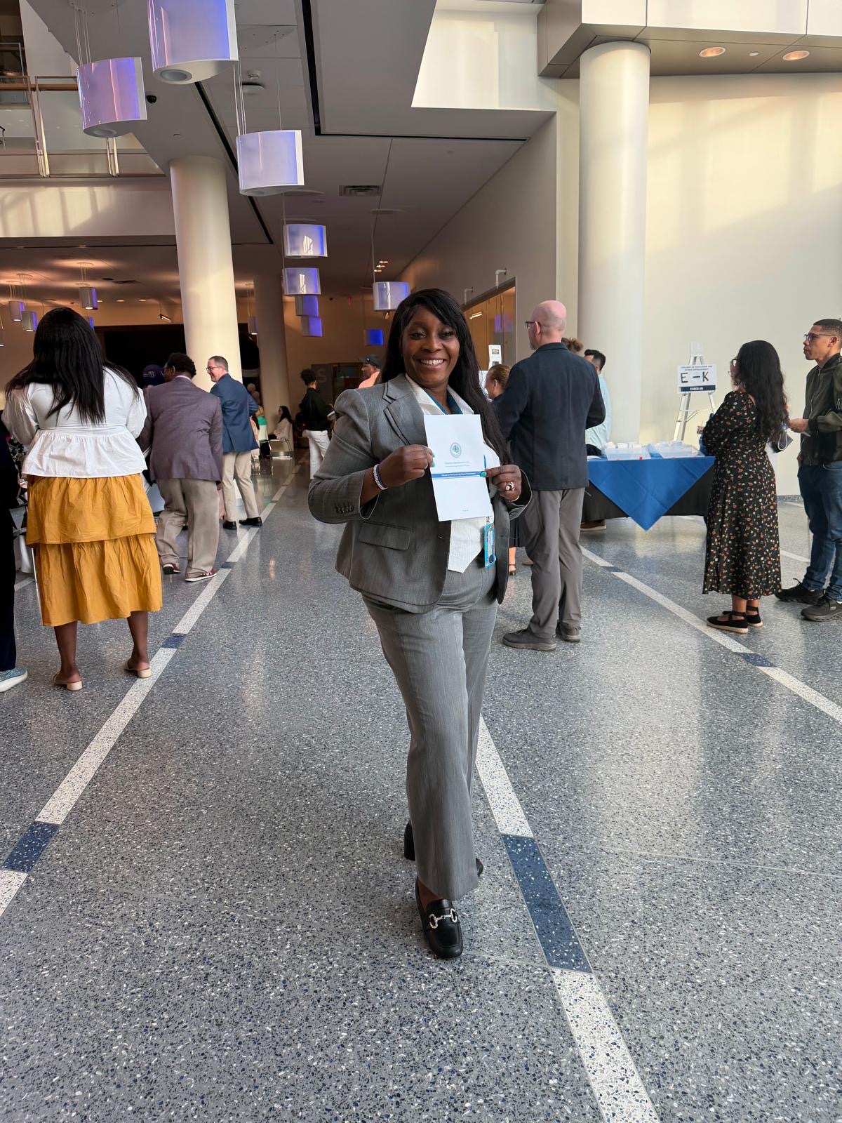 Sheilla Cezarin at a leadership conference
